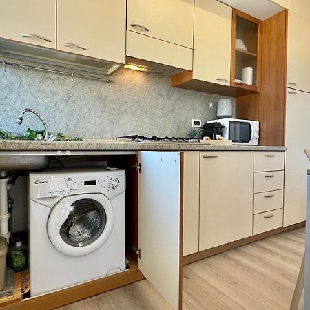 150Mt Dal Mare Monolocale In Centro Con Vista Aperta, Wi-Fi E A/C Appartement Loano Buitenkant foto