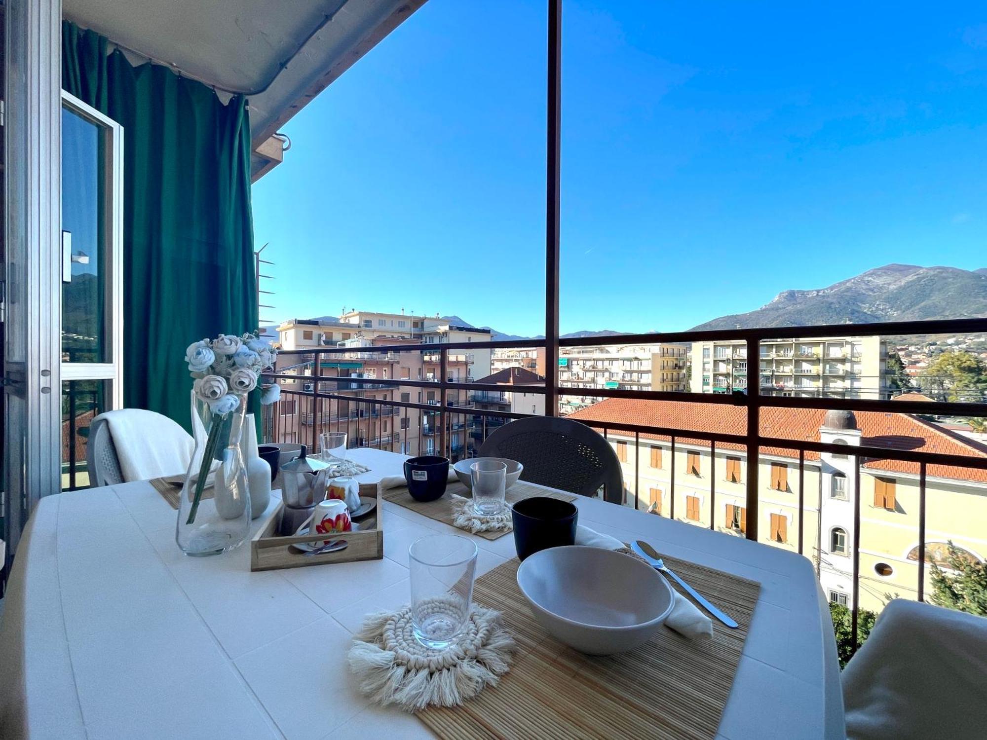 150Mt Dal Mare Monolocale In Centro Con Vista Aperta, Wi-Fi E A/C Appartement Loano Buitenkant foto